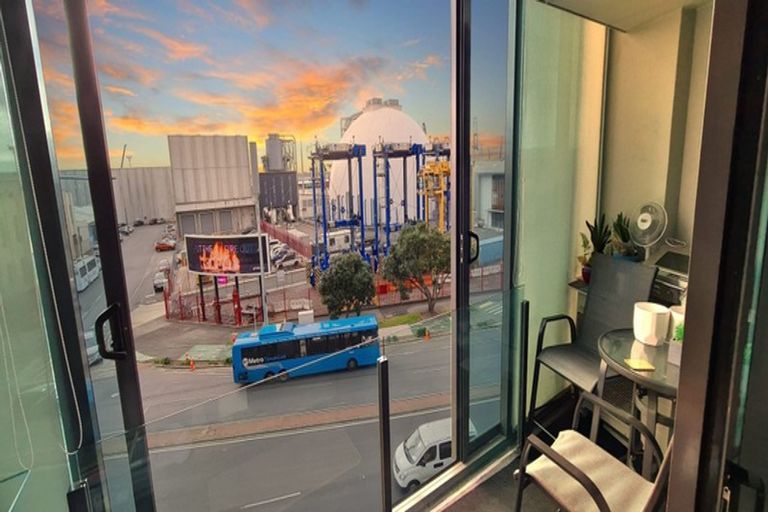 Photo of property in The Docks Apartments, 321/6 Dockside Lane, Auckland Central, Auckland, 1010