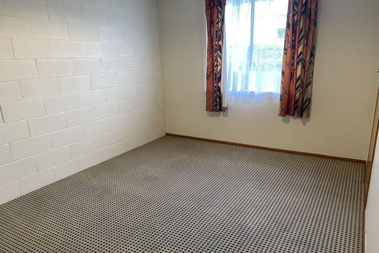 Photo of property in 2/806 Lyell Street, Akina, Hastings, 4122