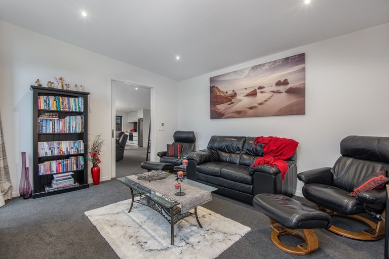 Photo of property in 8 Erica Crescent, Mosgiel, 9024