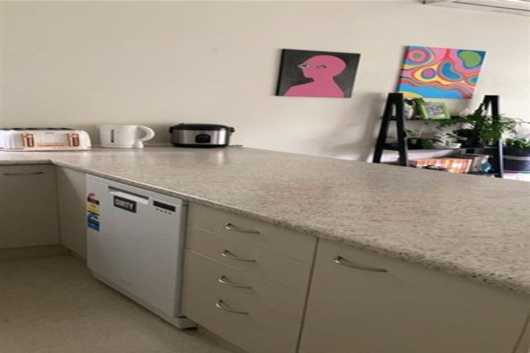 Photo of property in 82 Glenmore Street, Northland, Wellington, 6012