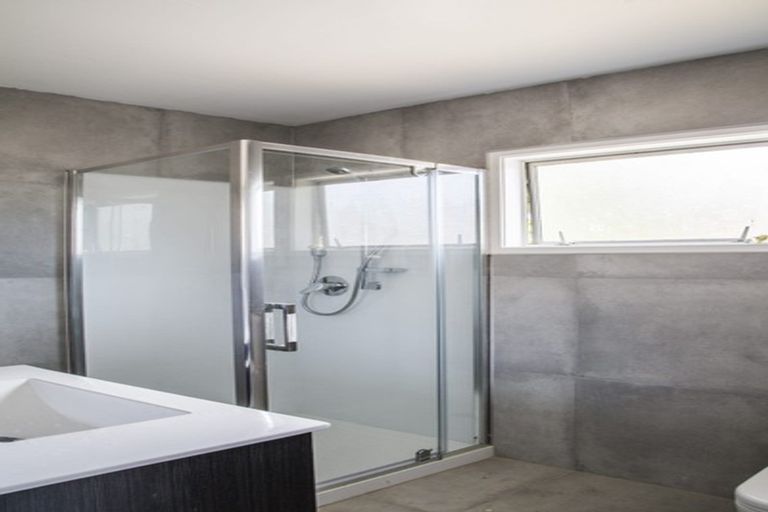 Photo of property in 1/9 Miraka Place, Birkenhead, Auckland, 0626