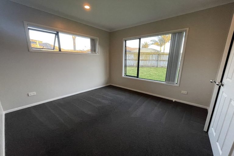 Photo of property in 9 Anrath Close, East Tamaki, Auckland, 2016
