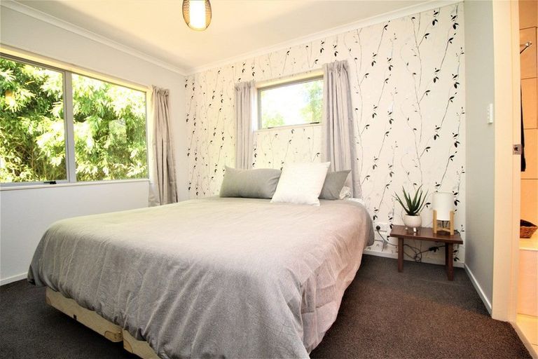 Photo of property in 2/344 Swanson Road, Ranui, Auckland, 0612