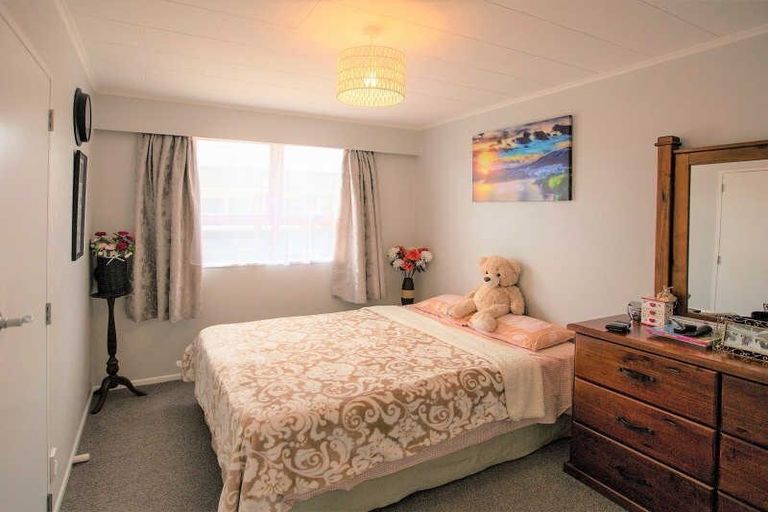 Photo of property in 32a Mahana Road, Paraparaumu Beach, Paraparaumu, 5032