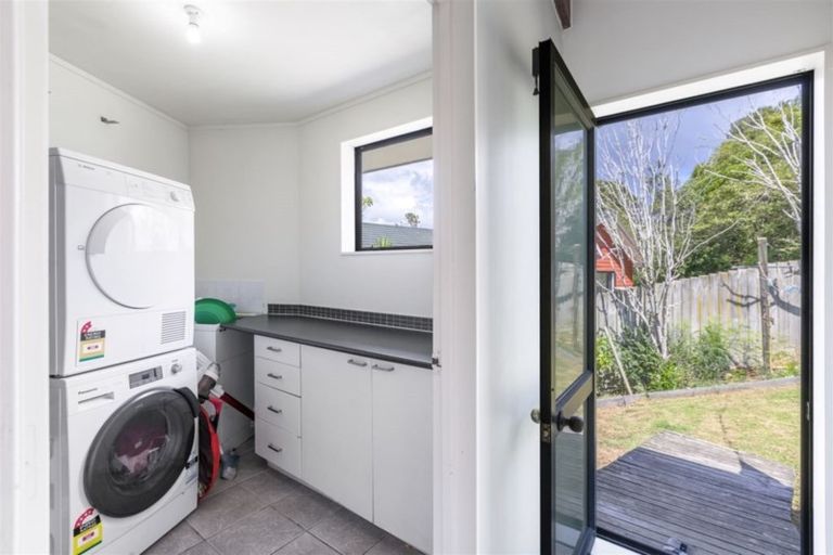 Photo of property in 21 Springtime Crescent, Stanmore Bay, Whangaparaoa, 0932