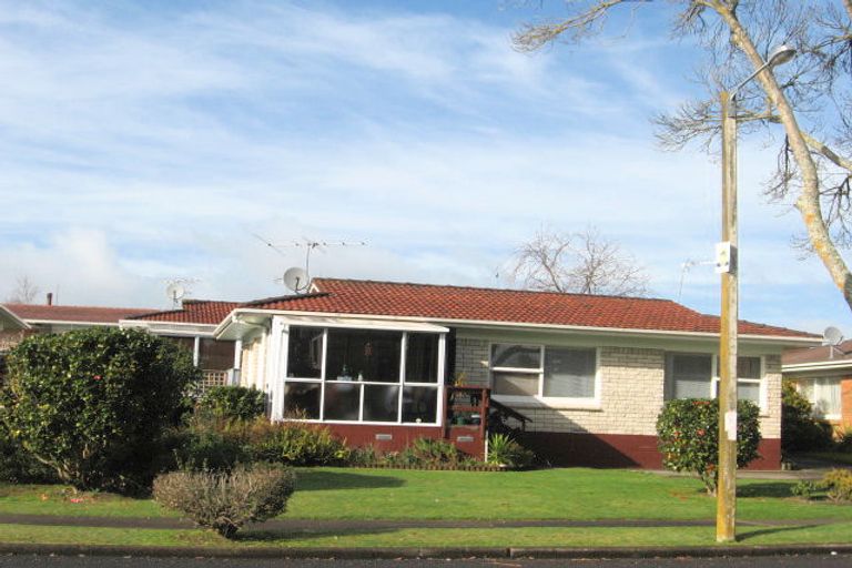 Photo of property in 1/66 Ray Small Drive, Pahurehure, Papakura, 2113