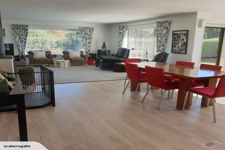 Photo of property in 5 Perrin Place, Darfield, 7510