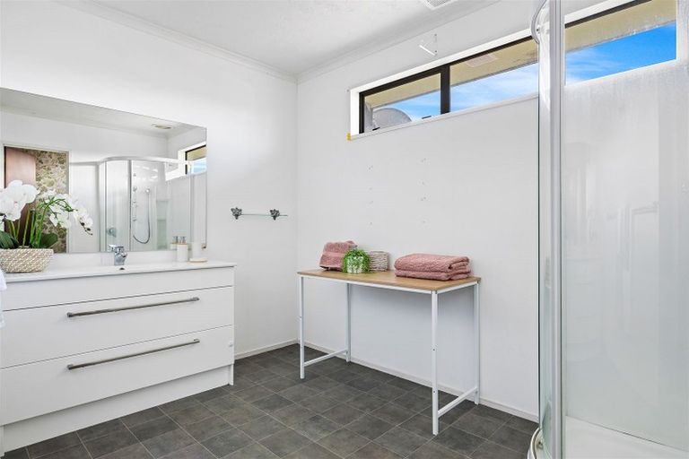 Photo of property in 1/4 Sayers Crescent, Ilam, Christchurch, 8041