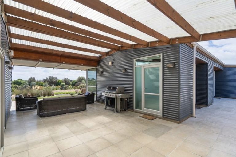 Photo of property in 40 Raukawa Road, Peka Peka, Waikanae, 5391