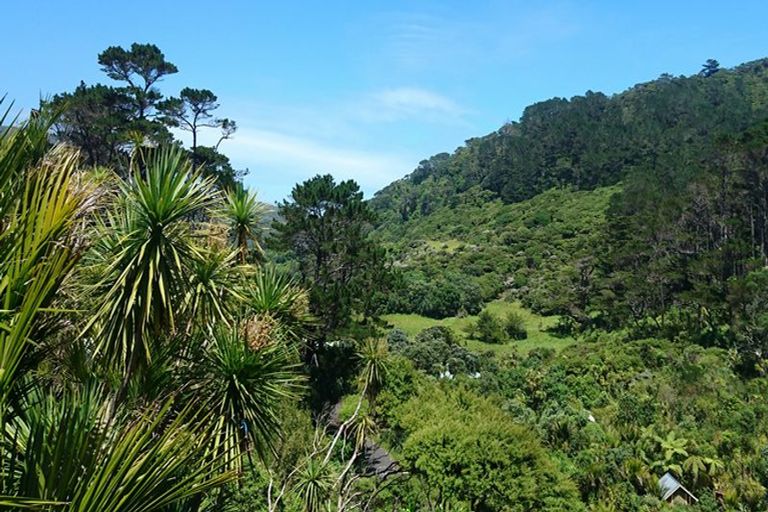 Photo of property in 77 Karekare Road, Karekare, Auckland, 0772