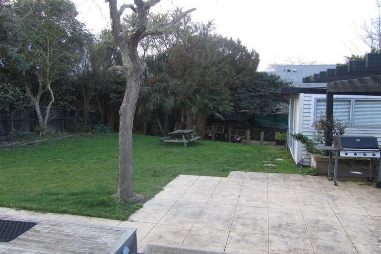 Photo of property in 12 Wilfrid Street, Ilam, Christchurch, 8041