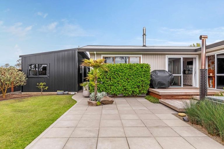 Photo of property in 22 Matipo Place, Edgecumbe, 3120