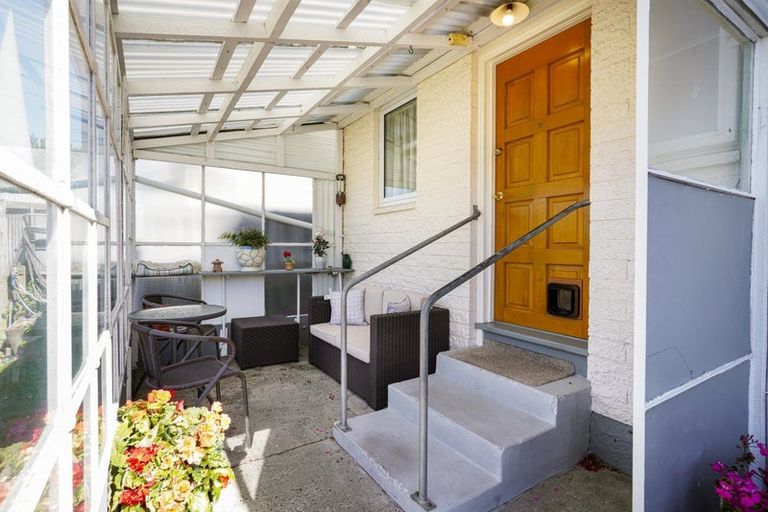 Photo of property in 33 Dunstan Crescent, Hornby, Christchurch, 8042