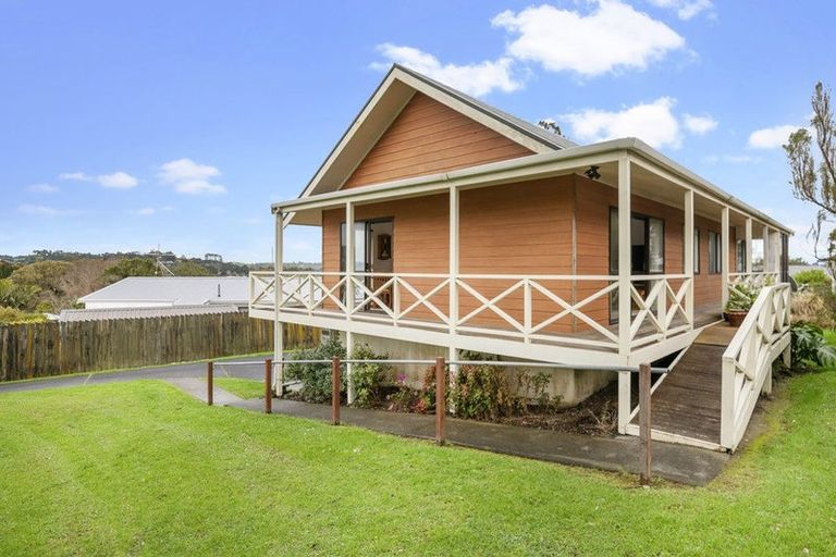 Photo of property in 6 Melia Place, Stanmore Bay, Whangaparaoa, 0932