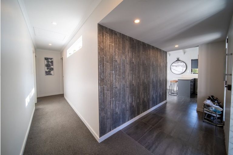 Photo of property in 81 Waratah Street, Avondale, Christchurch, 8061