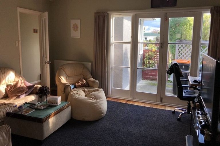 Photo of property in 12 Conway Place, Terrace End, Palmerston North, 4410