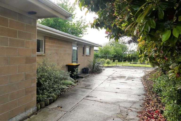 Photo of property in 110 Main North Road, Woodend, 7610