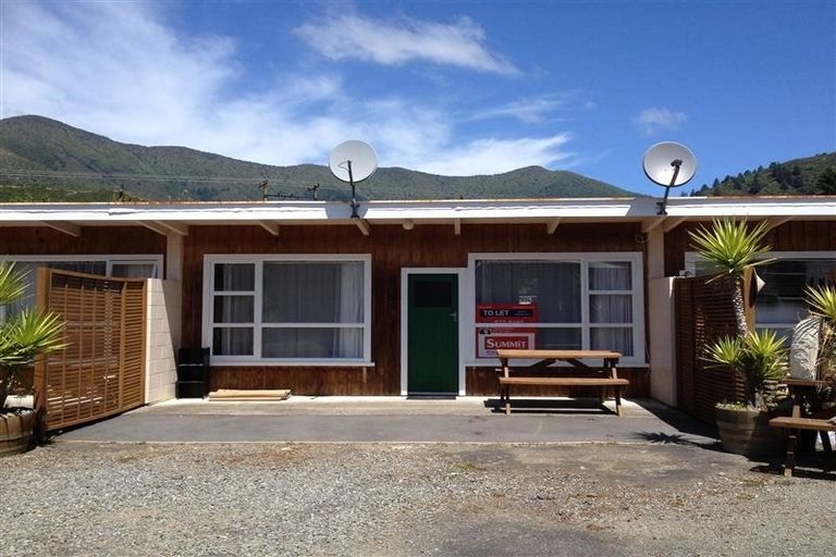 Photo of property in 5/209 Waikawa Road, Waikawa, Picton, 7220