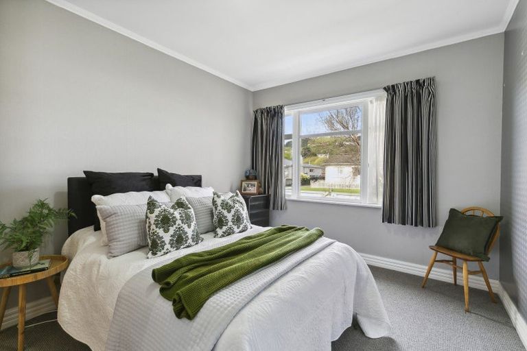 Photo of property in 73 Oxford Street, Tawa, Wellington, 5028