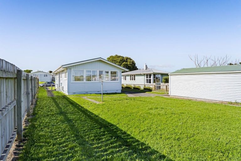 Photo of property in 48 Marama Crescent, Spotswood, New Plymouth, 4310