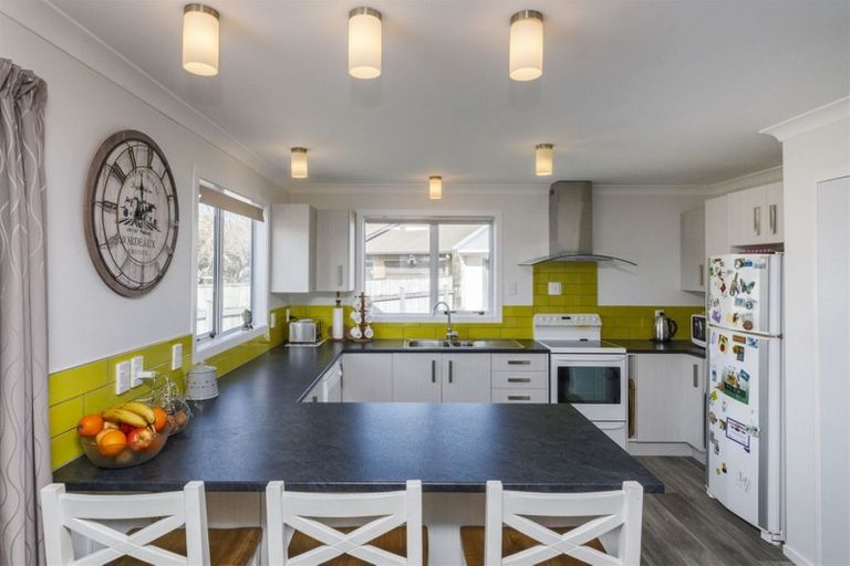 Photo of property in 11 Leander Place, Milson, Palmerston North, 4414