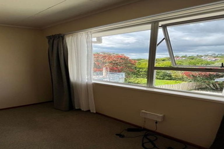 Photo of property in 7 Lavery Place, Sunnynook, Auckland, 0632