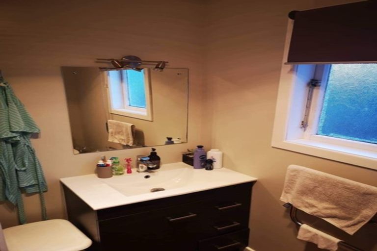 Photo of property in 7 Tatau Way, Te Atatu Peninsula, Auckland, 0610