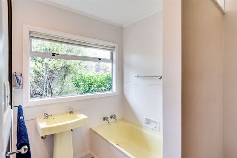 Photo of property in 128 Avondale Road, Greenmeadows, Napier, 4112