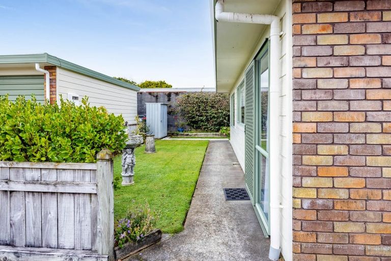 Photo of property in 2/219 Mangorei Road, Merrilands, New Plymouth, 4312