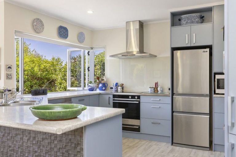 Photo of property in 2/14 Robinson Terrace, Rangatira Park, Taupo, 3330