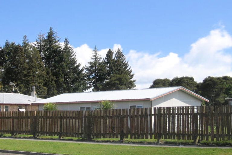 Photo of property in 3 Blake Road, Waitahanui, Taupo, 3378