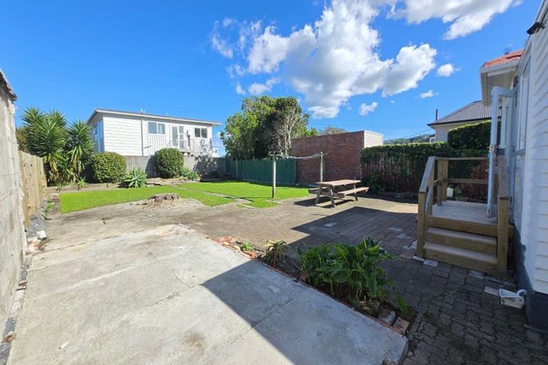 Photo of property in 21 Ropata Crescent, Boulcott, Lower Hutt, 5010