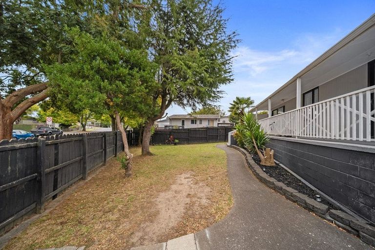 Photo of property in 1/19 Nearco Street, Randwick Park, Auckland, 2105