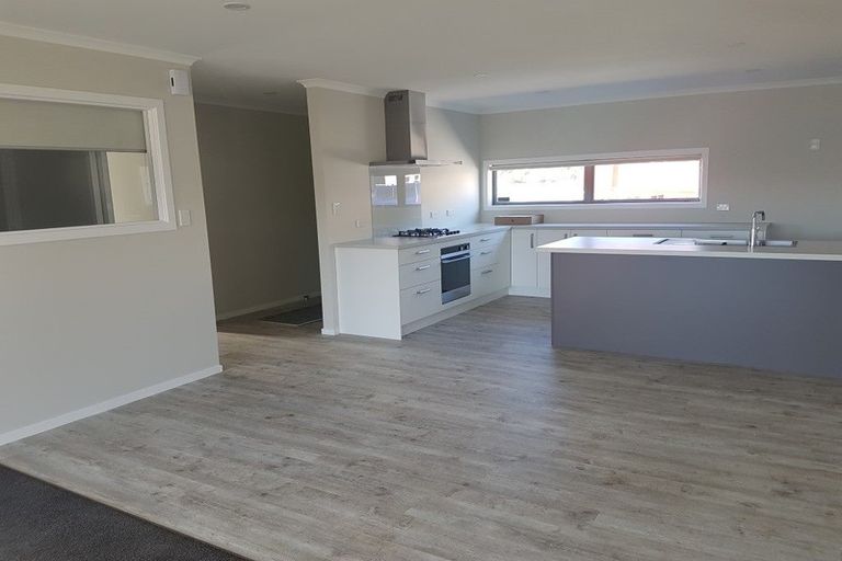 Photo of property in 2 Waitaria Terrace, Aotea, Porirua, 5024