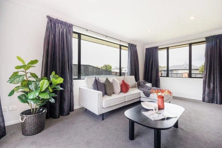 Photo of property in 22 Pegasus Place, Kelvin Grove, Palmerston North, 4414