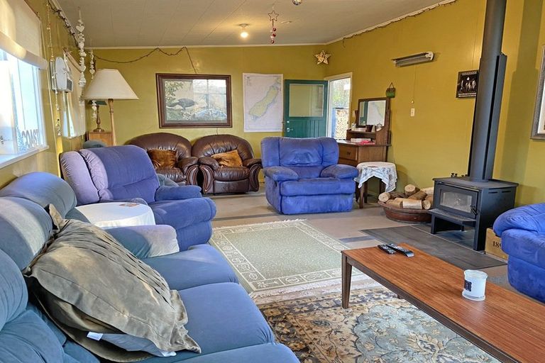 Photo of property in 20 Ryley Street, Owaka, 9535