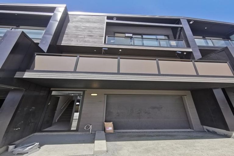 Photo of property in 2/80 Seatoun Heights Road, Seatoun, Wellington, 6022