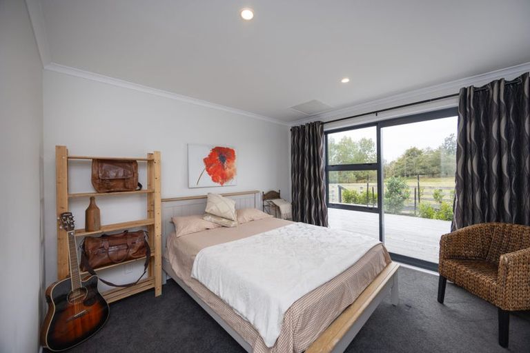 Photo of property in 567 Lethbridge Road, Halcombe, 4775