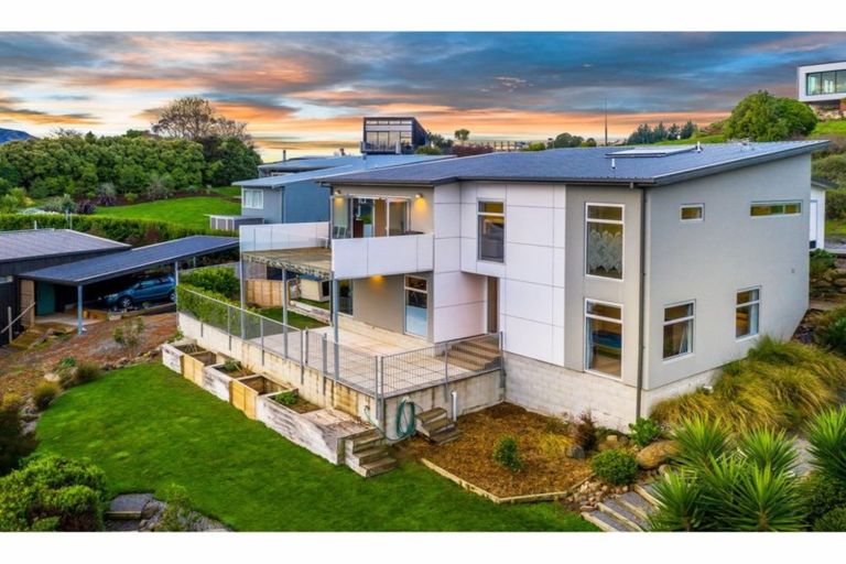 Photo of property in 10 Euan Sarginson Place, Diamond Harbour, Lyttelton, 8971