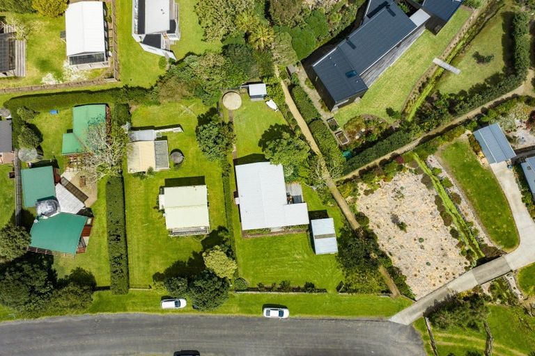 Photo of property in 11 Ringer Avenue, Matapouri, Whangarei, 0173