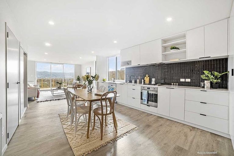 Photo of property in 5/6 Bushland Grove, Paparangi, Wellington, 6037