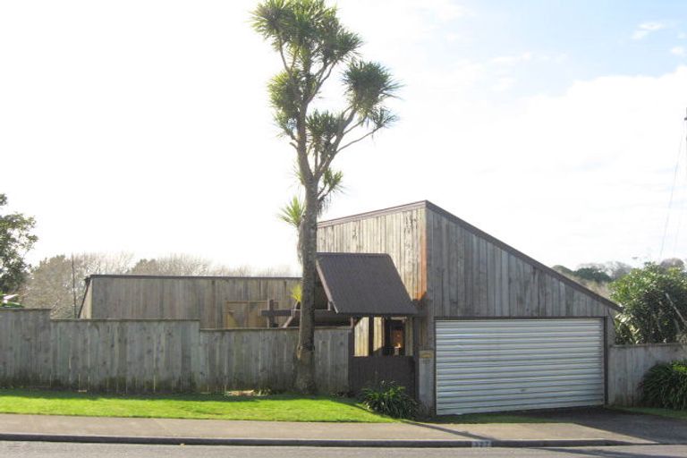 Photo of property in 327 Tukapa Street, Hurdon, New Plymouth, 4310