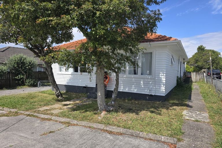 Photo of property in 25 Archibald Road, Kelston, Auckland, 0602