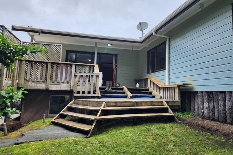 Photo of property in 126 Laingholm Drive, Laingholm, Auckland, 0604