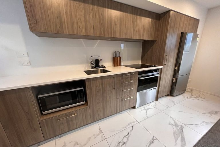 Photo of property in 2/221 Armagh Street, Christchurch Central, Christchurch, 8011