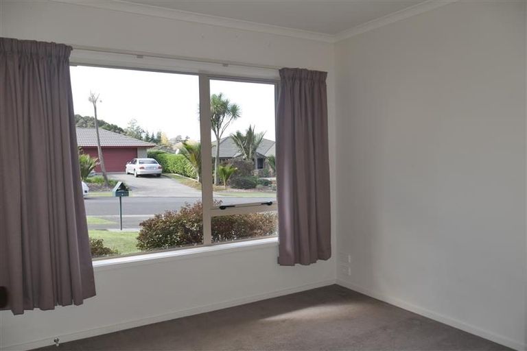 Photo of property in 13 Tieke Place, Horahora, Whangarei, 0110