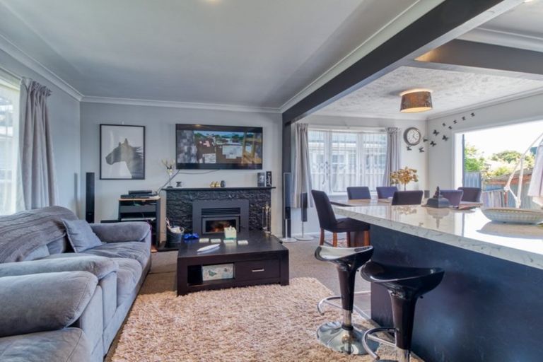 Photo of property in 30 Hillary Crescent, Maraenui, Napier, 4110