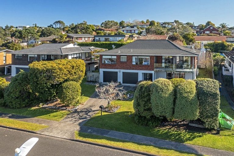 Photo of property in 137 Stapleford Crescent, Browns Bay, Auckland, 0630