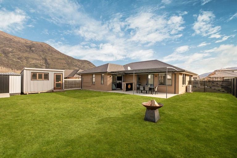 Photo of property in 17 Myles Way, Lower Shotover, Queenstown, 9304