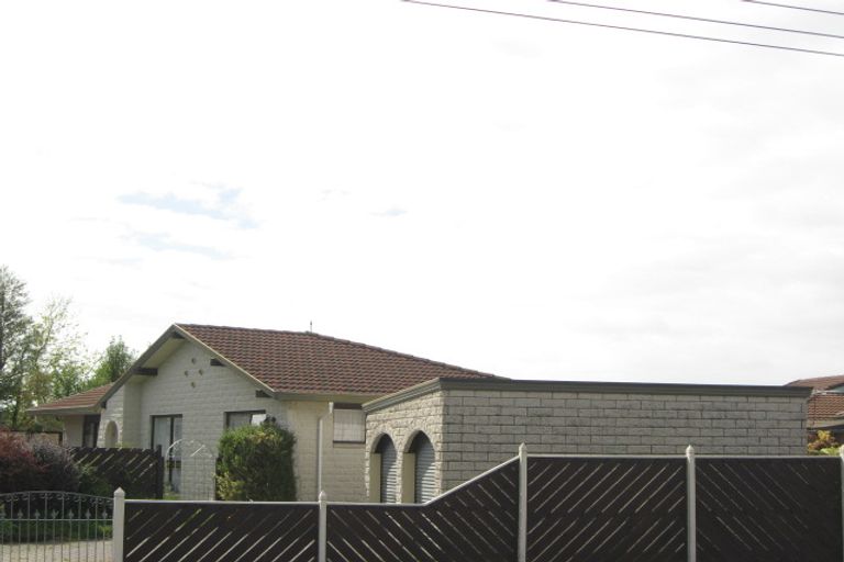Photo of property in 1/208 Grimseys Road, Redwood, Christchurch, 8051